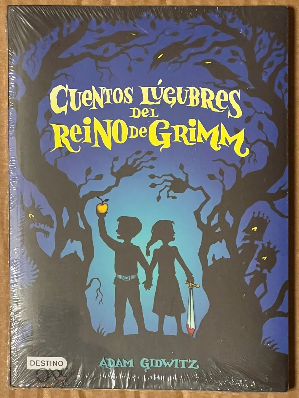 Cuentos lúgubres del Reino de Grimm by Adam Gidwitz (Spanish Version: A Tale Dark & Grimm)
