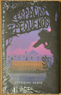 Espacios Pequetos by Katherine Arden (Spanish Version: Small Spaces #1)
